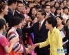 6月27日，中国国家主席习近平在北京人民大会堂同韩国总统朴槿惠举行会谈。会谈后，习近平同朴槿惠共同会见中韩两国青年代表。