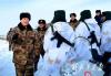 1月26日，习近平主席在阿尔山口岸亲切慰问正在执勤的内蒙古军区边防某团一连摩托雪橇巡逻队官兵。