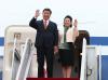 7月3日，国家主席习近平抵达首尔，开始对韩国进行国事访问。这是习近平和夫人彭丽媛走出机舱。新华社记者 兰红光 摄