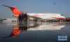 11月29日，ARJ21新支线飞机从上海飞抵成都双流国际机场。新华社记者 刘坤 摄