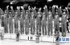 1986年9月13日，中国女排在第十届世界女排锦标赛颁奖仪式上向观众致意。