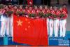 2004年8月28日，中国女排在雅典奥运会女排颁奖仪式上合影。