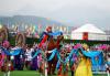　8月8日，内蒙古自治区成立70周年庆祝大会在呼和浩特市内蒙古少数民族群众文化体育运动中心隆重举行。这是群众行进表演。 新华社记者 任军川 摄
