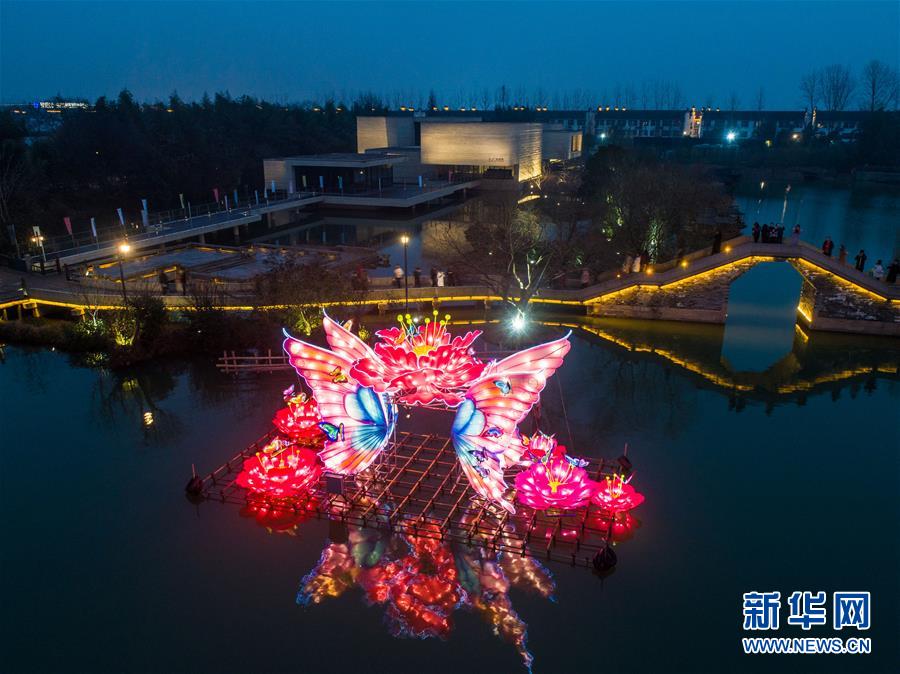 （美丽中国）（7）传统“水灯会”点亮江南水乡古镇