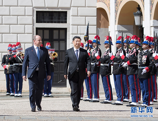 习近平同摩纳哥亲王阿尔贝二世举行会谈