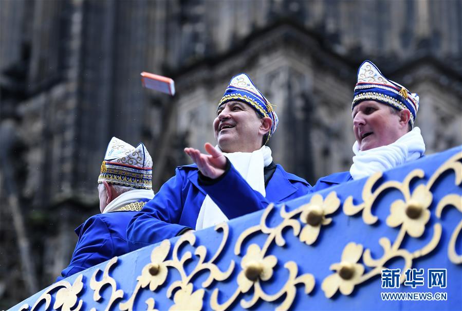  德国科隆狂欢节举办“玫瑰星期一”大游行   国家品牌网