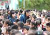 9月9日，广西南宁市逸夫小学的师生在活动上击掌。新华社记者 周华 摄