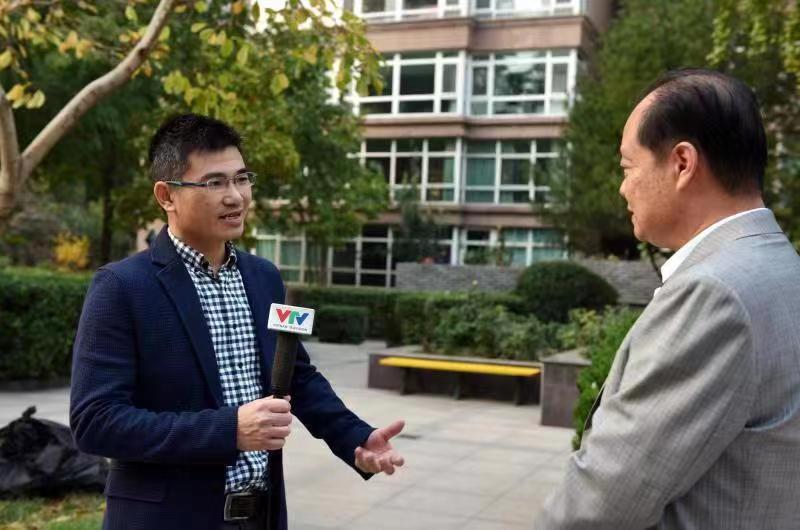 李刚总编辑接受越南电视台采访  国家品牌网