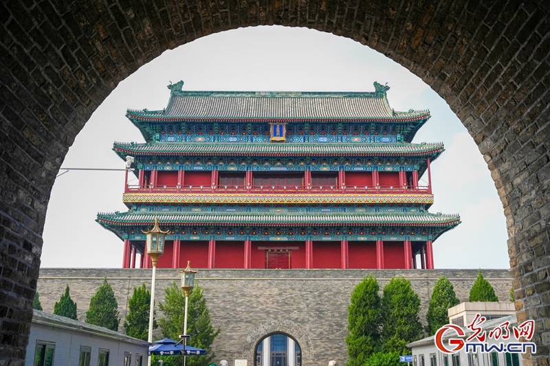 作为明清北京内城正南门，正阳门是北京老城中规模最大、形制等级最高的城门建筑，见证了中国传统城市管理方式。